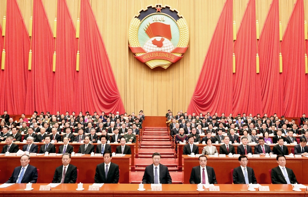 　3月13日，中国人民政治协商会议第十三届全国委员会第二次会议在北京闭幕。这是习近平、李克强、栗战书、王沪宁、赵乐际、韩正、王岐山等在主席台就座。新华社记者 黄敬文 摄